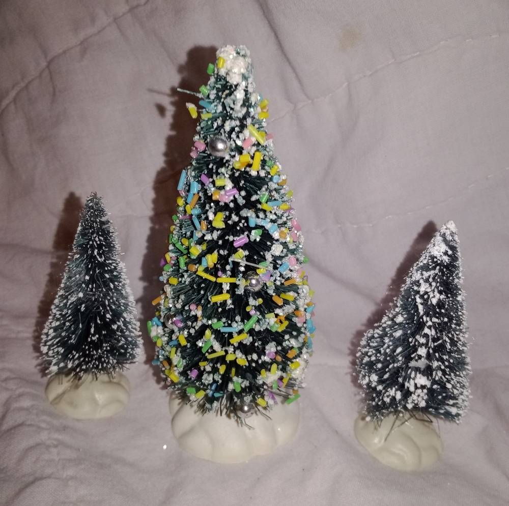 Lemax Christmas Village Cotton Candy Silver Bulb Tree And Snow Trees